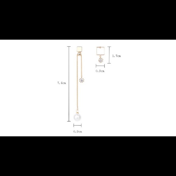 Asymmetrical earrings - Picture 6 of 7